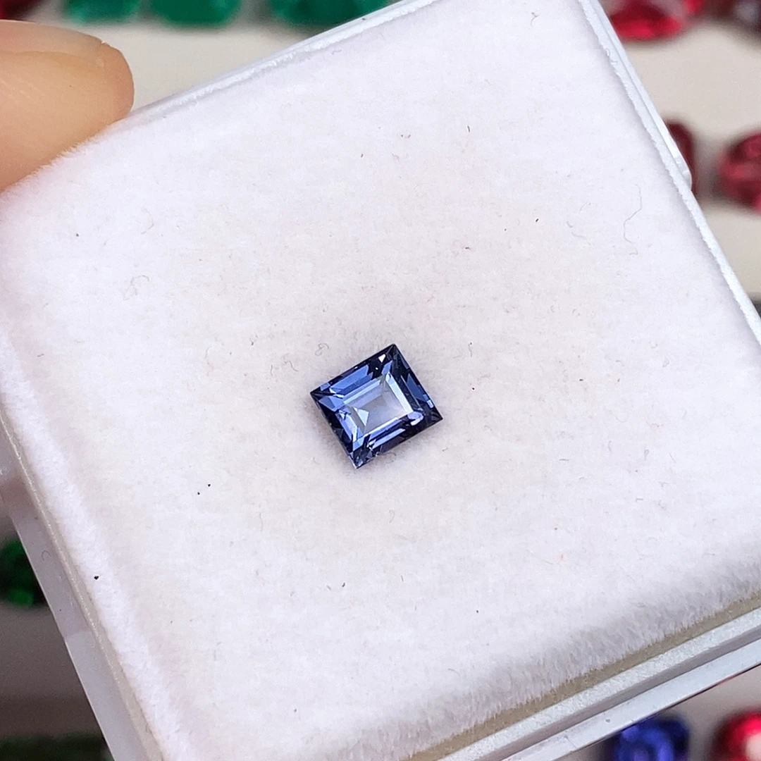 尖晶石裸石0.75ct天然