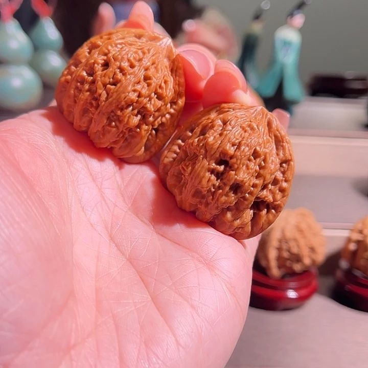 文玩核桃把件密纹