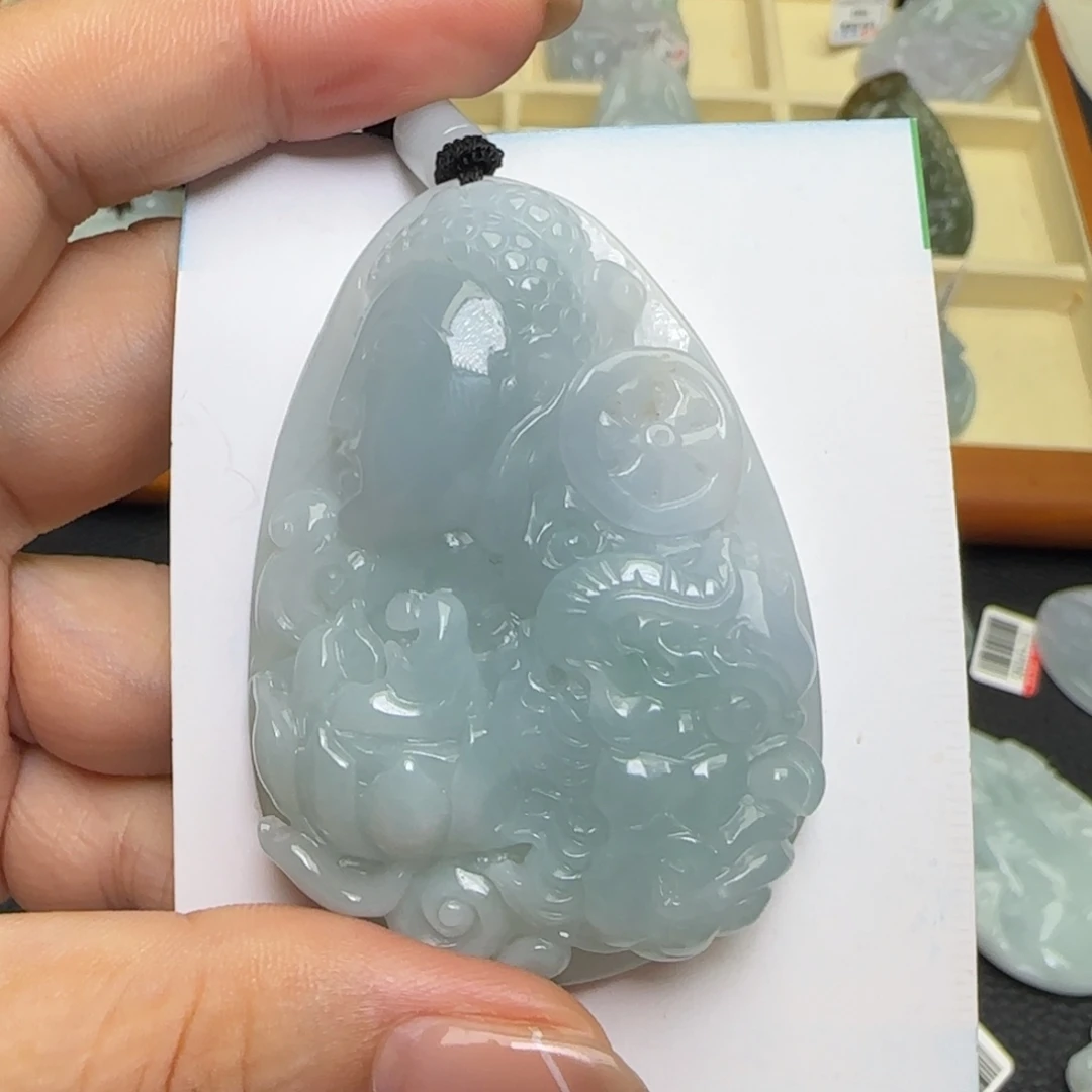 翡翠未镶嵌颈饰