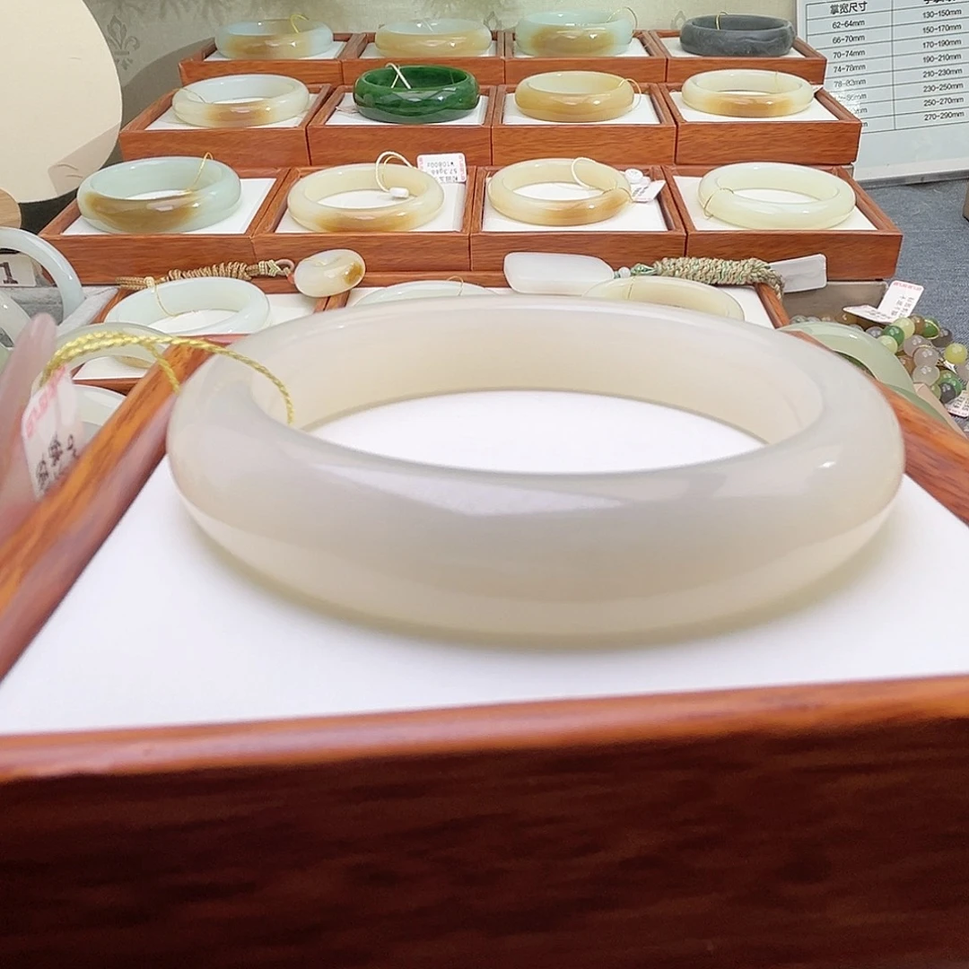和田玉手镯未镶嵌58.6