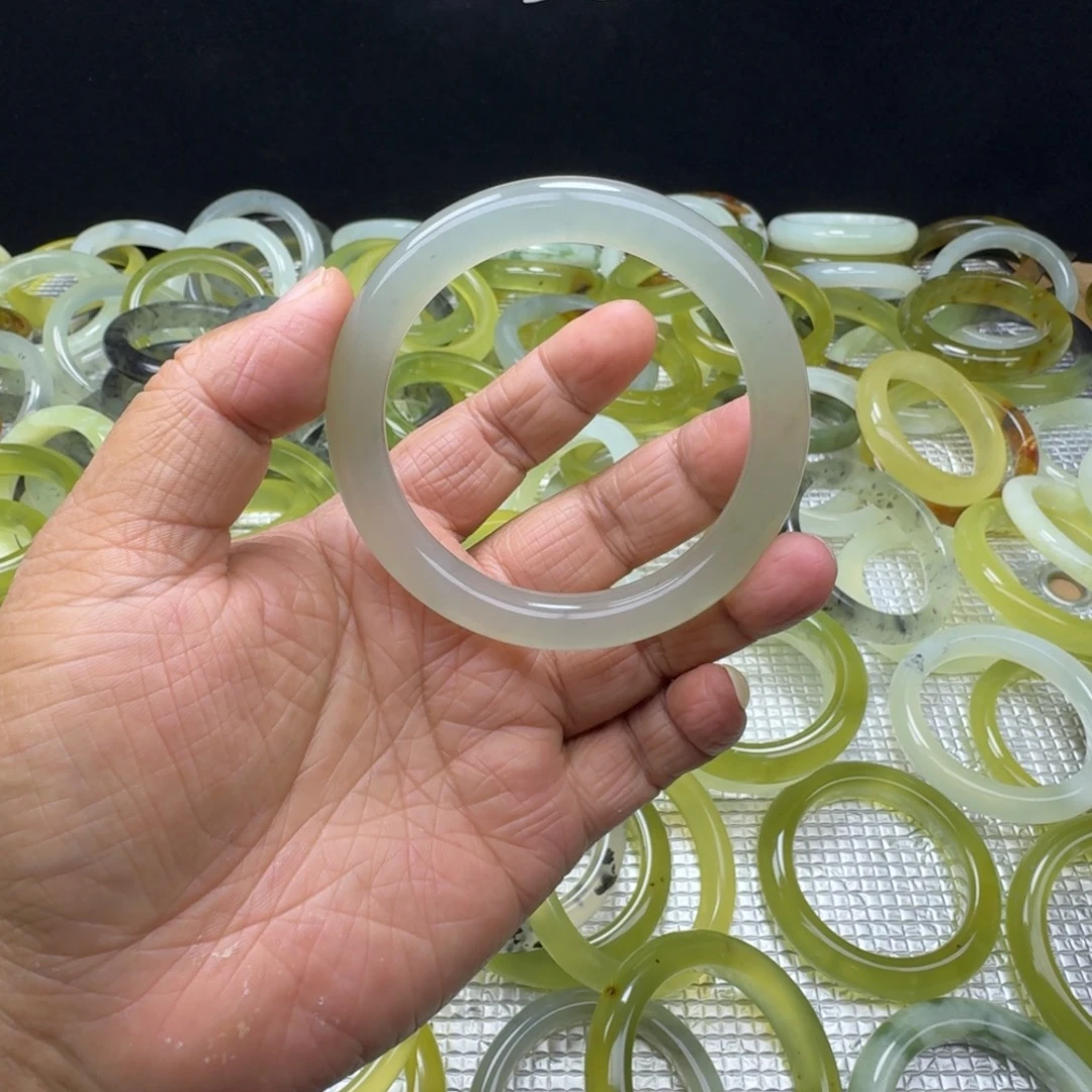 小***暴蛇纹石玉未镶嵌手镯