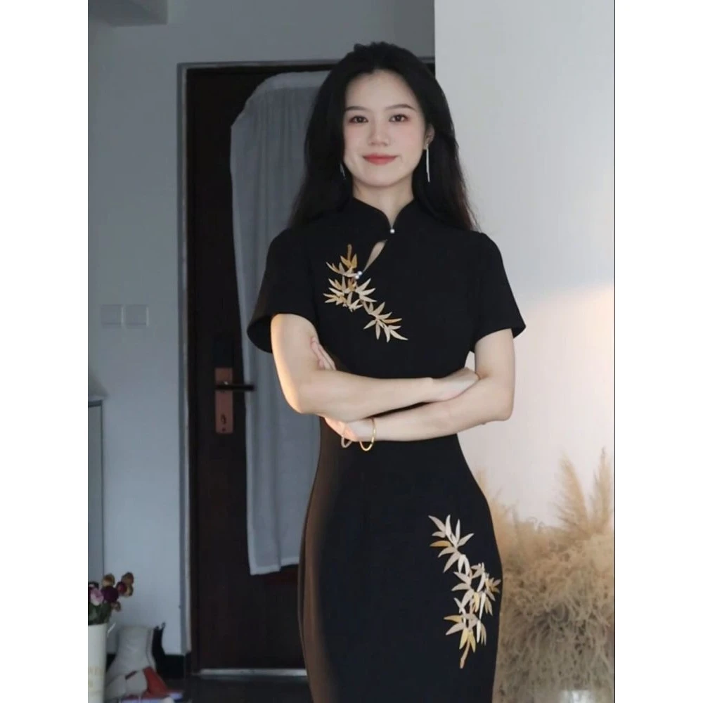 黑色刺绣旗袍改良气质高端年轻款2025夏季新中式少女长款日常可穿