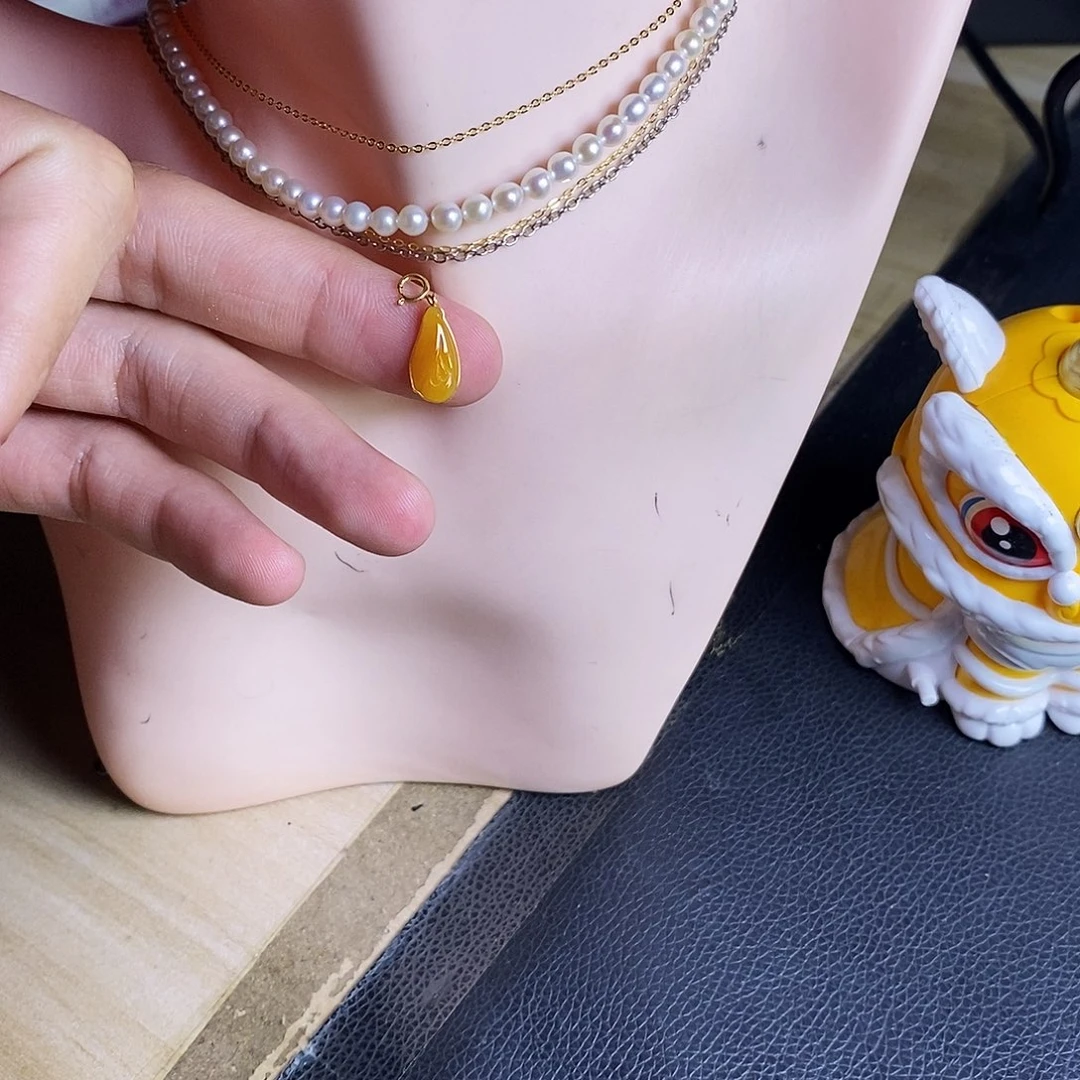 颈饰18K金镶嵌翡翠