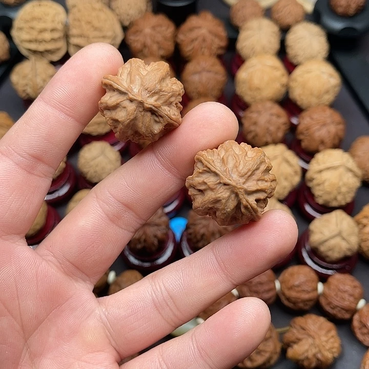 把件文玩核桃粗筋八龙柱