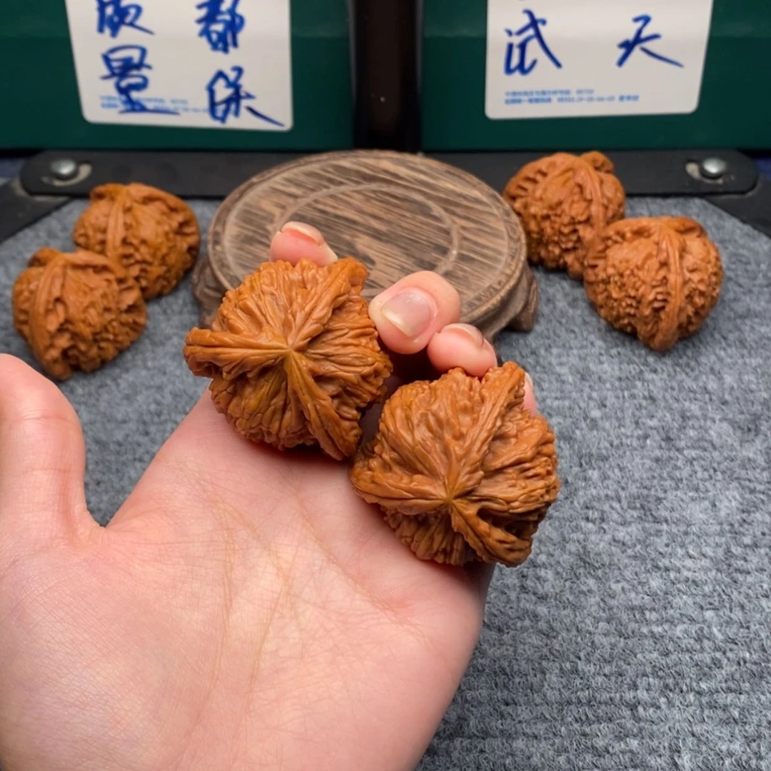 【闪购商品】吊坠文玩核桃?****
