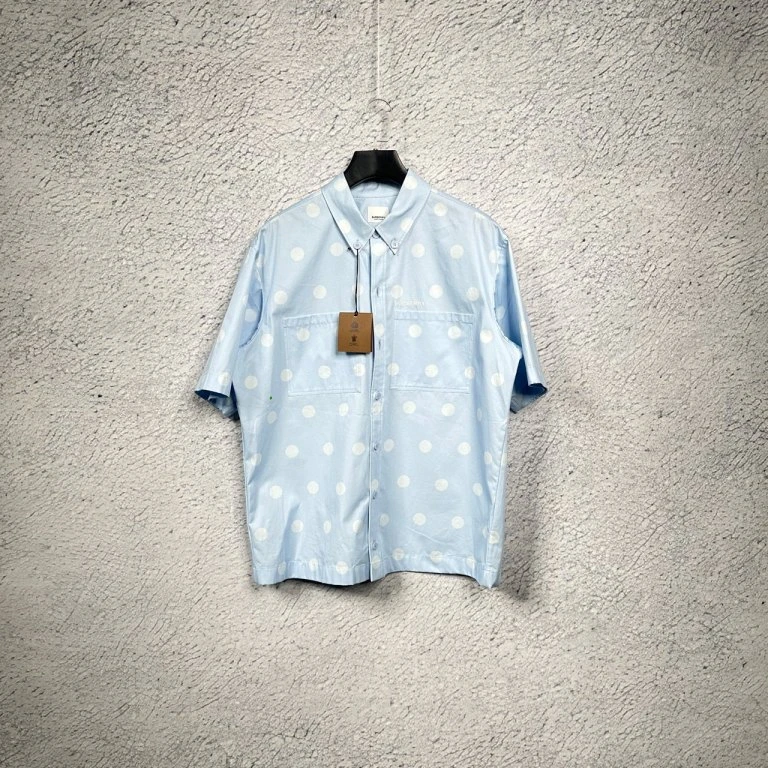 全新未使用 BURBERRY/博柏利 新款浅蓝色波点短袖衬衫 M