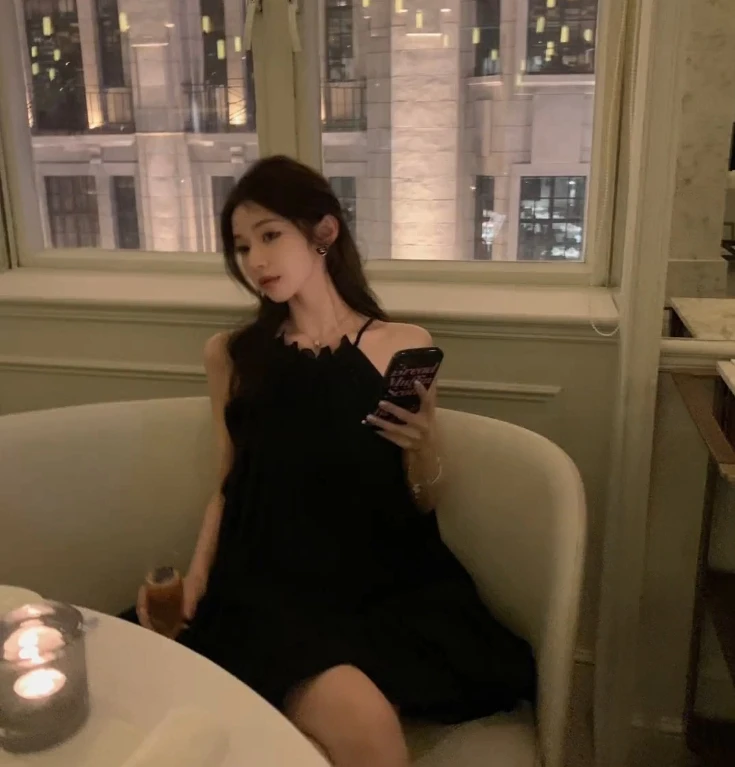 2025夏季新款时尚连衣裙气质显瘦洋气休闲百搭性感辣妹吊带连衣裙