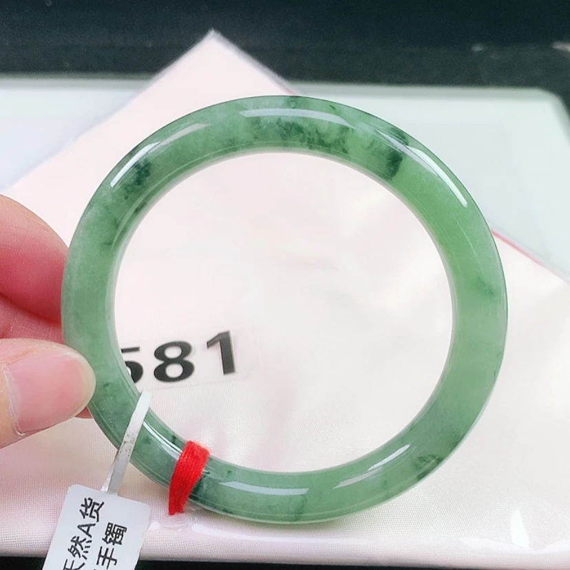 【闪购商品】未镶嵌手镯（圆镯）翡翠581