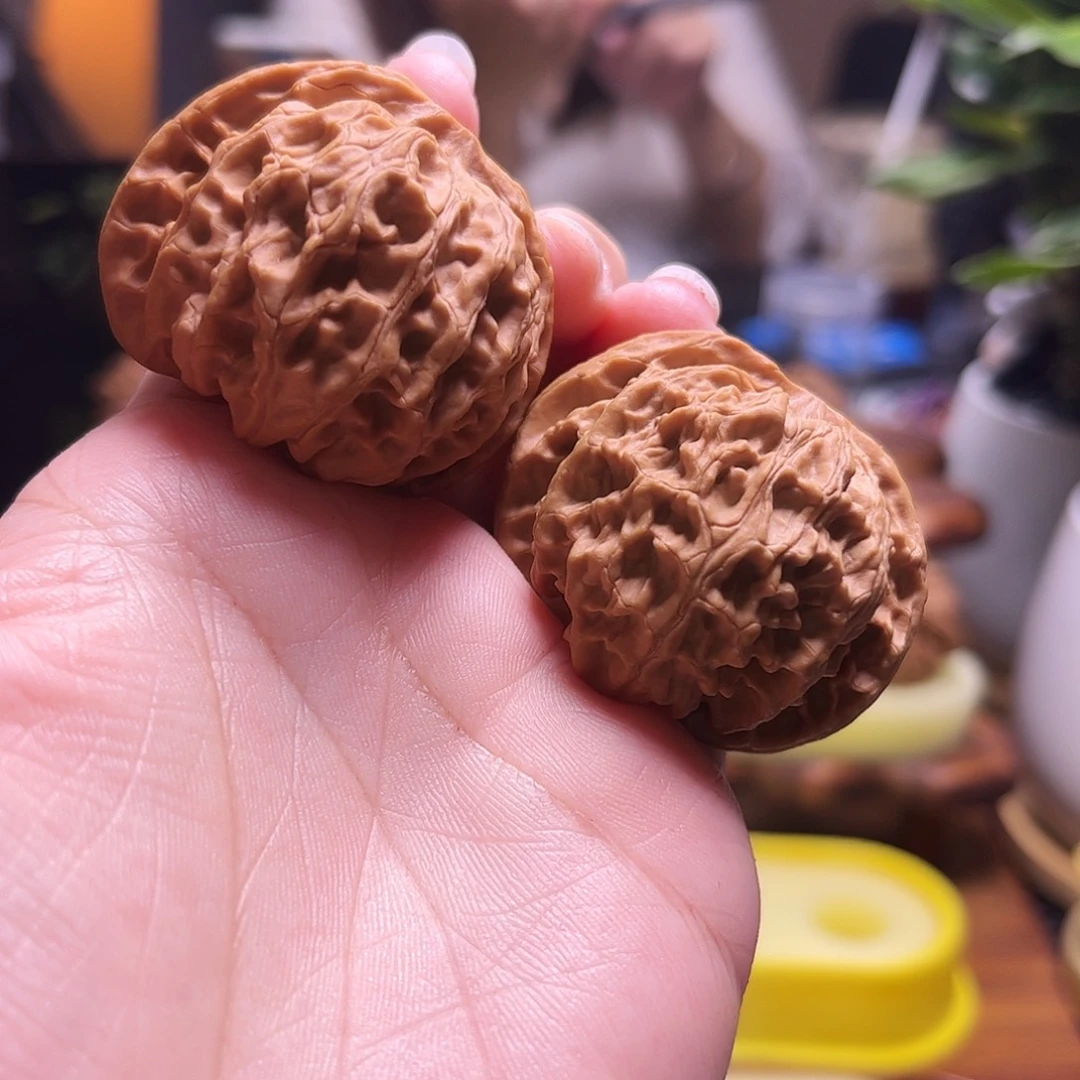 嘎***奥文玩核桃把件42尺苹果59