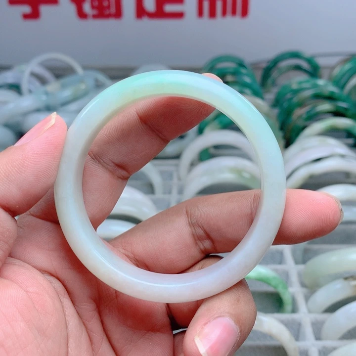 一***过翡翠未镶嵌手镯57