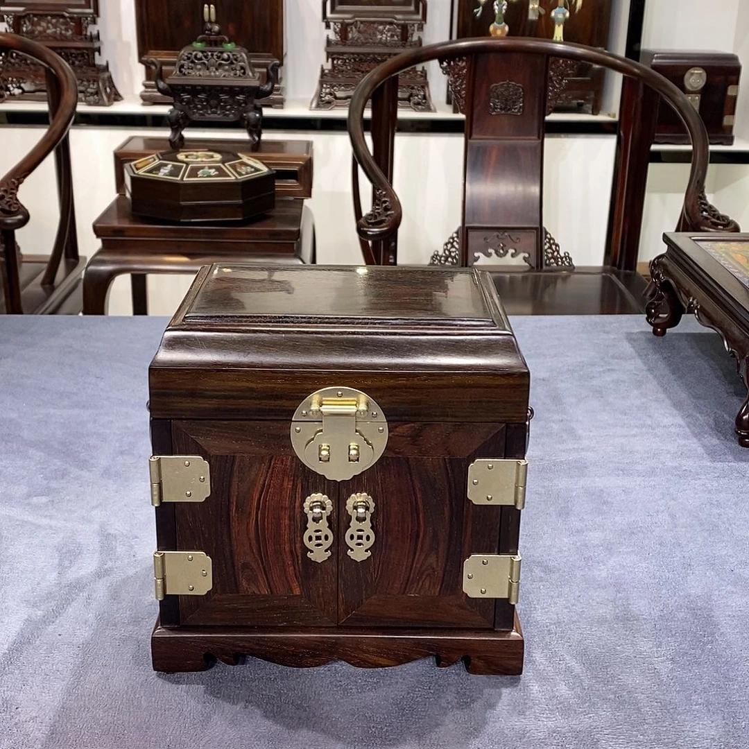 红酸枝木类成套家具官皮箱