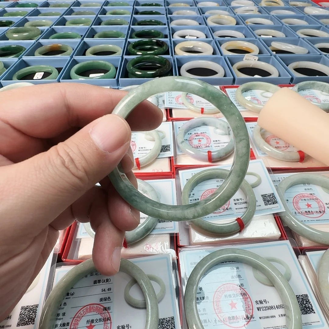 翡翠未镶嵌手镯尾货不退