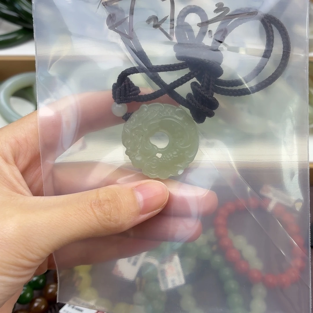 可***言南红玛瑙未镶嵌手链