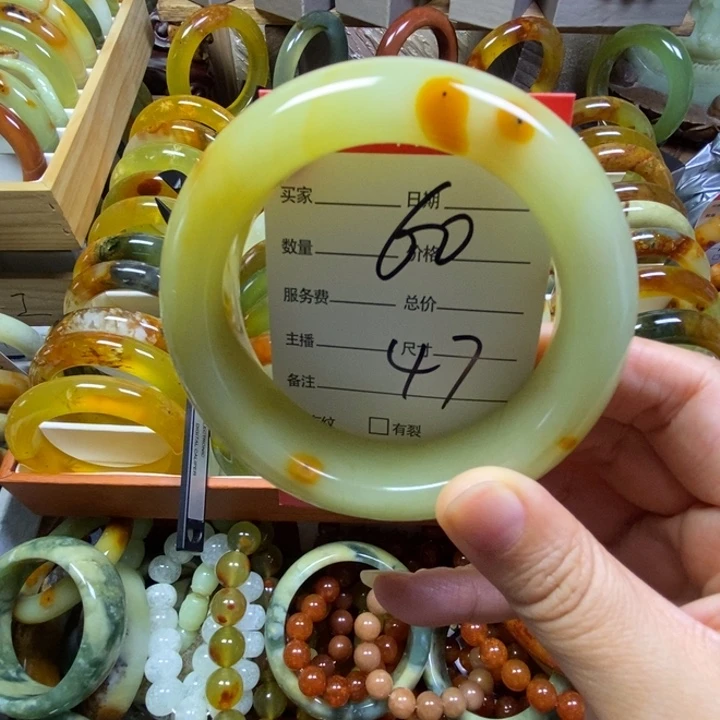 丹***丹蛇纹石玉未镶嵌手镯