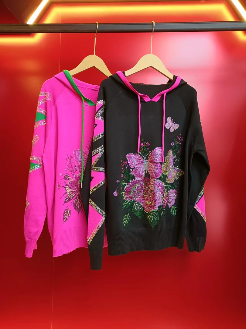 【二姐潮牌】2025年春季新款网红时尚减龄烫钻 蝴蝶 连帽上衣