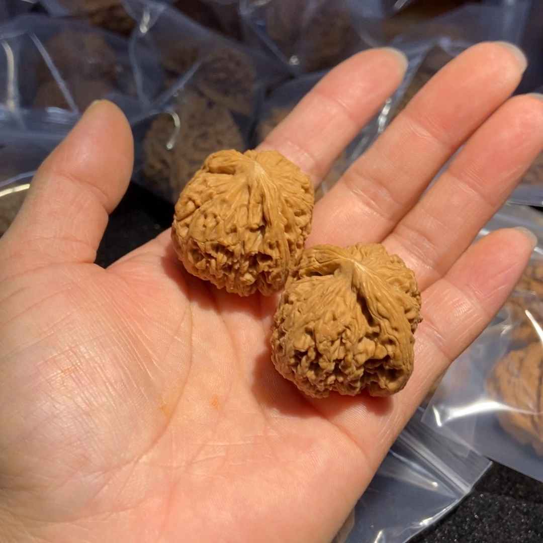 文玩核桃吊坠肉包南疆石39