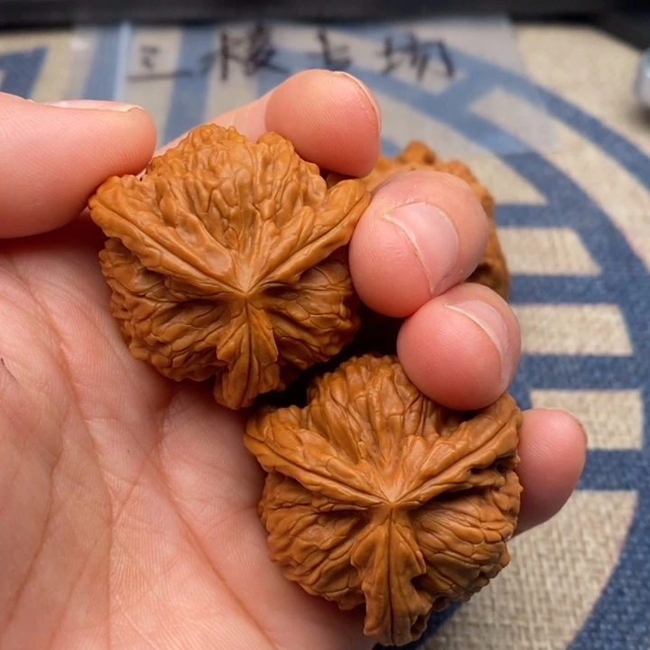 吊坠文玩核桃努****胖三棱