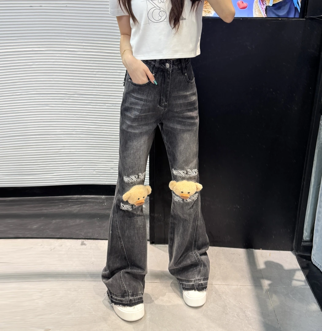 【 文艺知性】新款卡通立体小熊款式纸筒牛仔裤美式复古风(034)