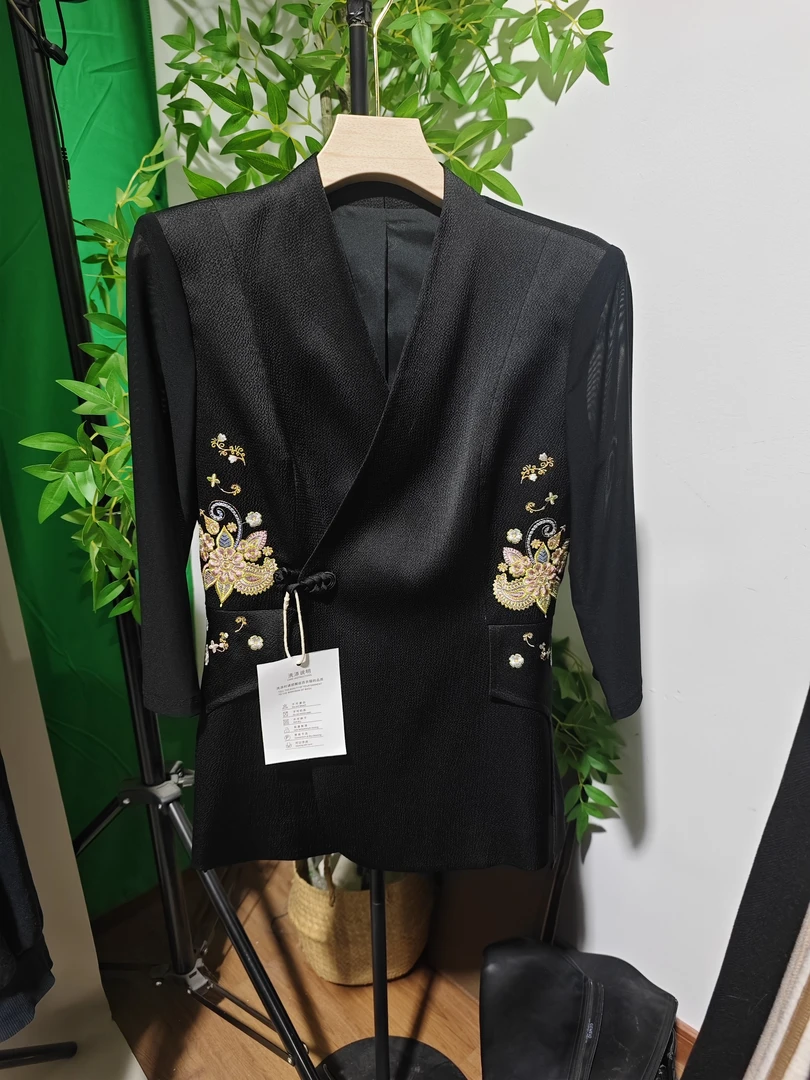 仓K-1602 2025新中式国风腰间刺绣上衣