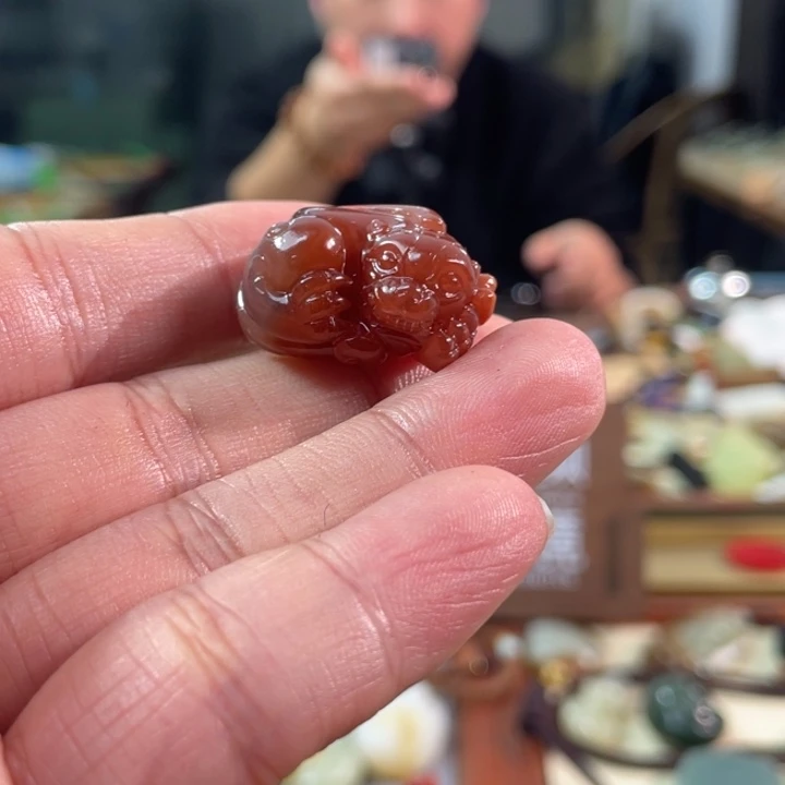 颈饰未镶嵌南红玛瑙