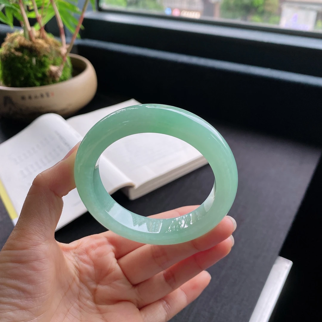 好色珠宝  圈口58缅甸老坑A货冰糯种晴绿正圈女款翡翠手镯