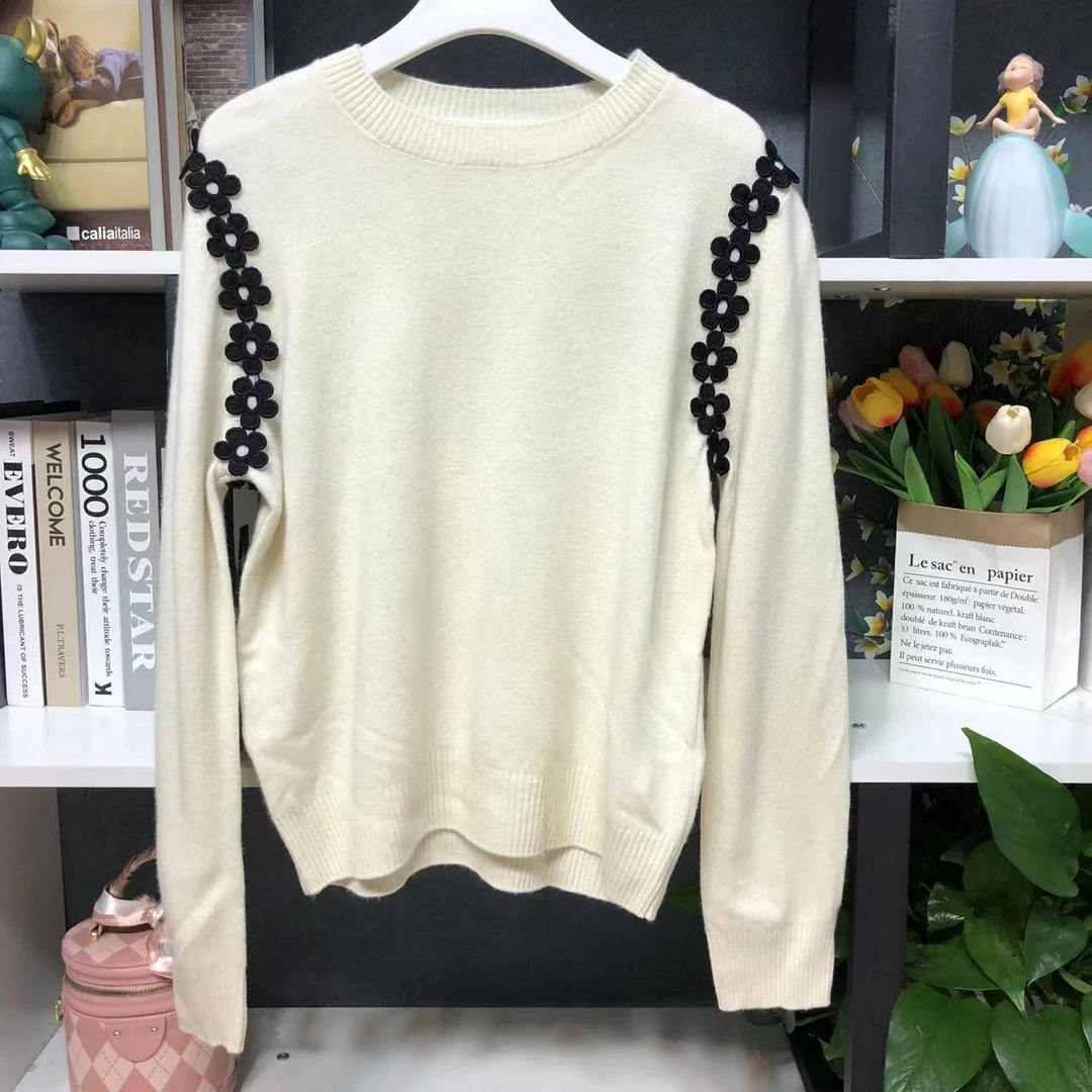 HY6314【新款】白色圆领拼色蕾丝花朵百搭款毛衣952C