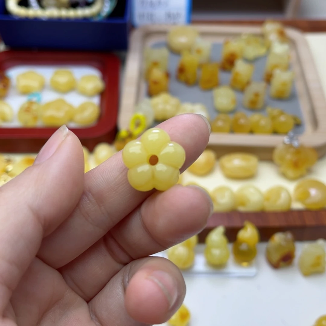 【闪购商品】蜜蜡裸石未镶嵌配饰