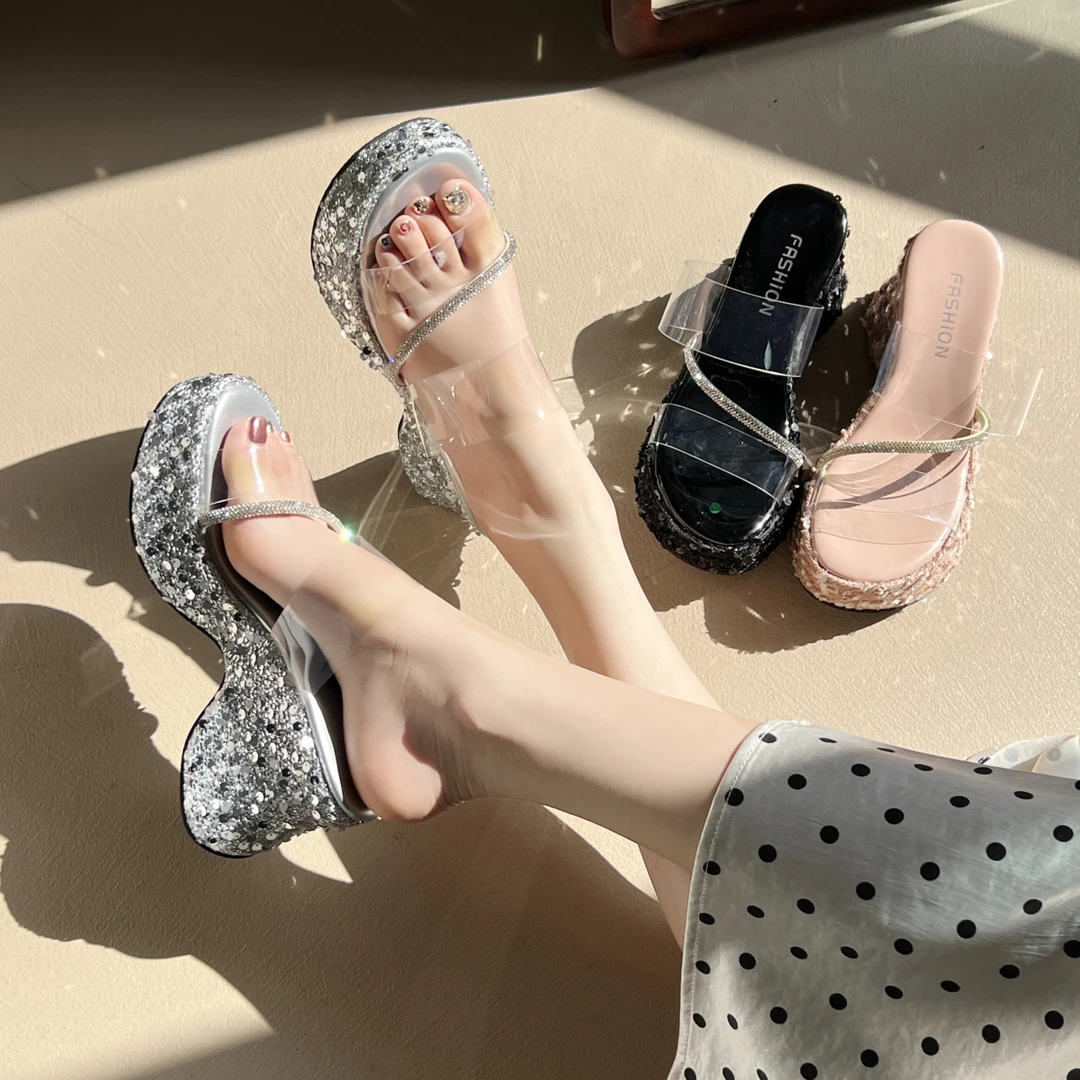 厚底松糕鞋防水台粗跟凉鞋女2025夏季新款百搭绝美水钻一字凉拖鞋