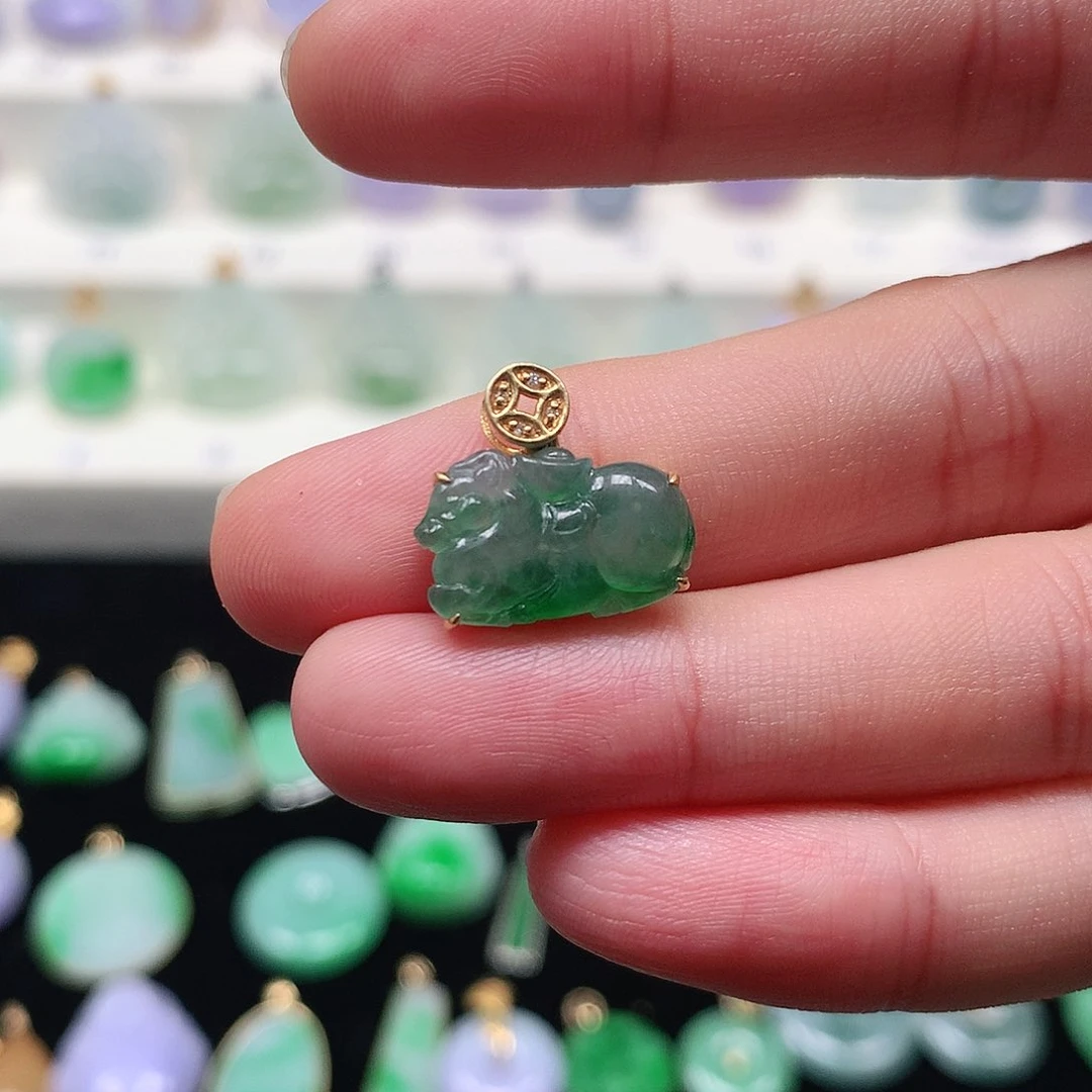 颈饰18K金镶嵌翡翠翡翠吊坠