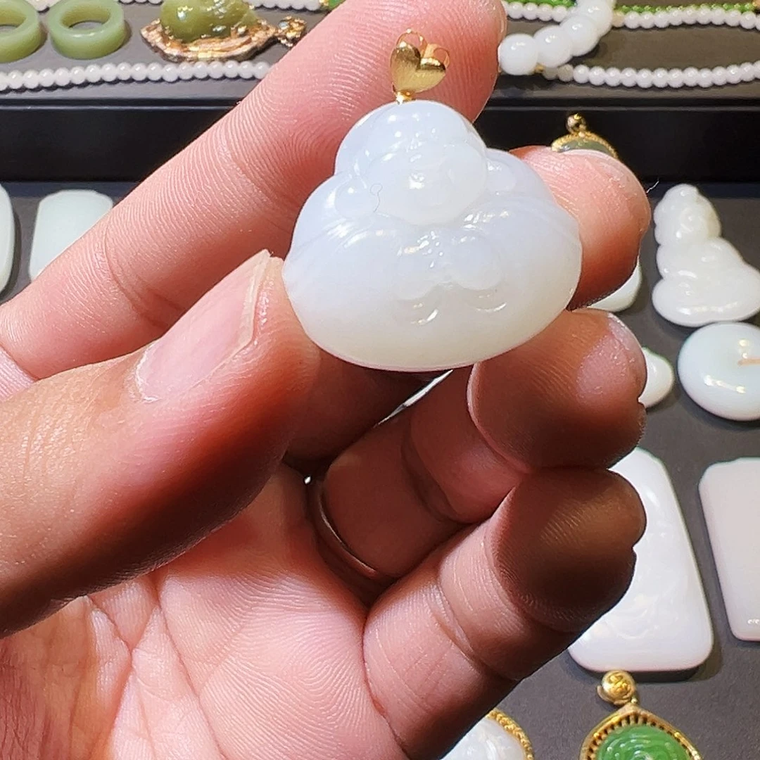 和田玉18K金镶嵌颈饰