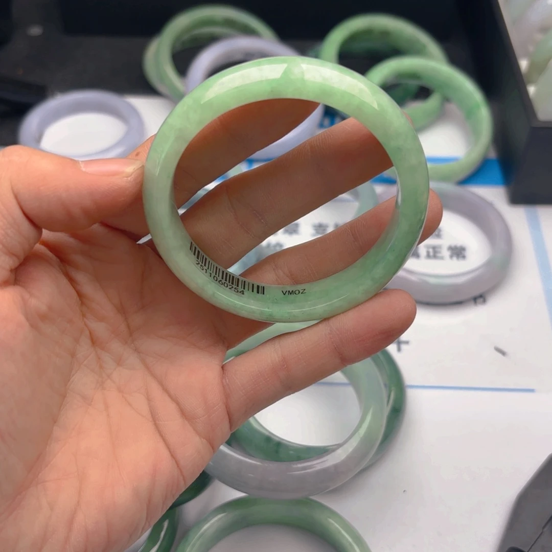 翡翠未镶嵌手镯5657x4. 15