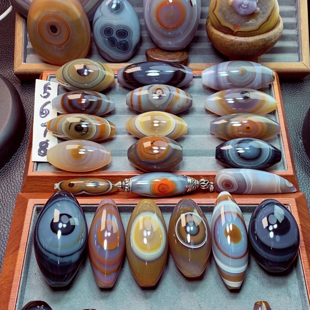 玛瑙/玉髓未镶嵌珠宝奇石