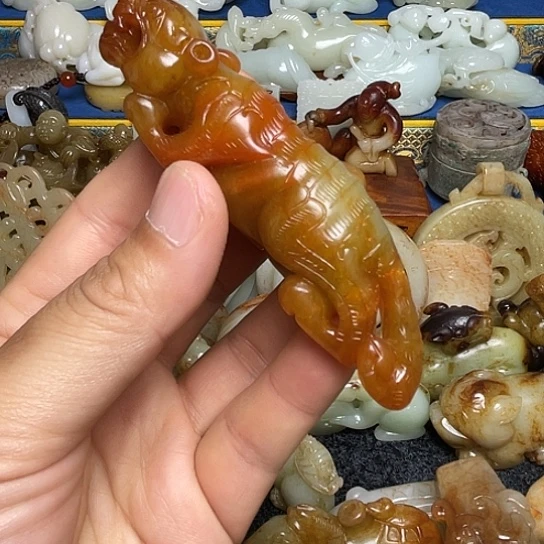 半***茶和田玉未镶嵌挂件