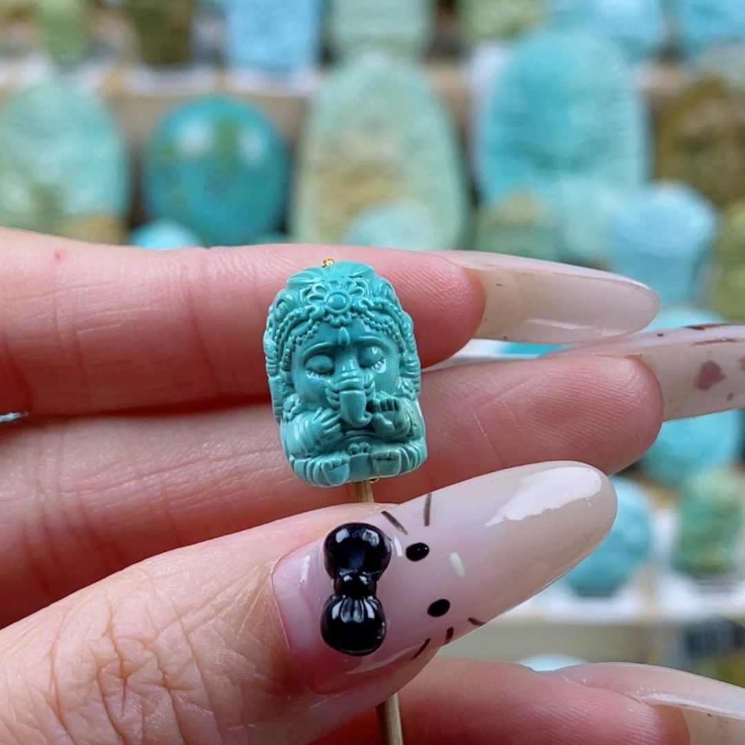 绿松石未镶嵌珠宝奇石