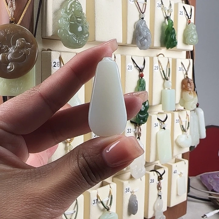 和田玉颈饰未镶嵌清**雨