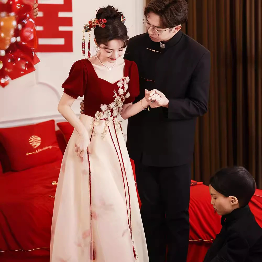 酒红色敬酒服新娘方领结婚订婚礼服网纱连衣裙2025新款大码回门服