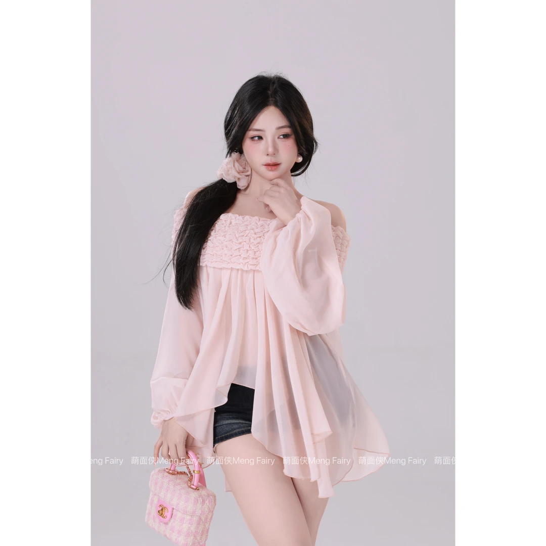 萌面侠【蜜桃佳人】纯欲温柔设计感重工一字肩雪纺衫上衣5762流光风