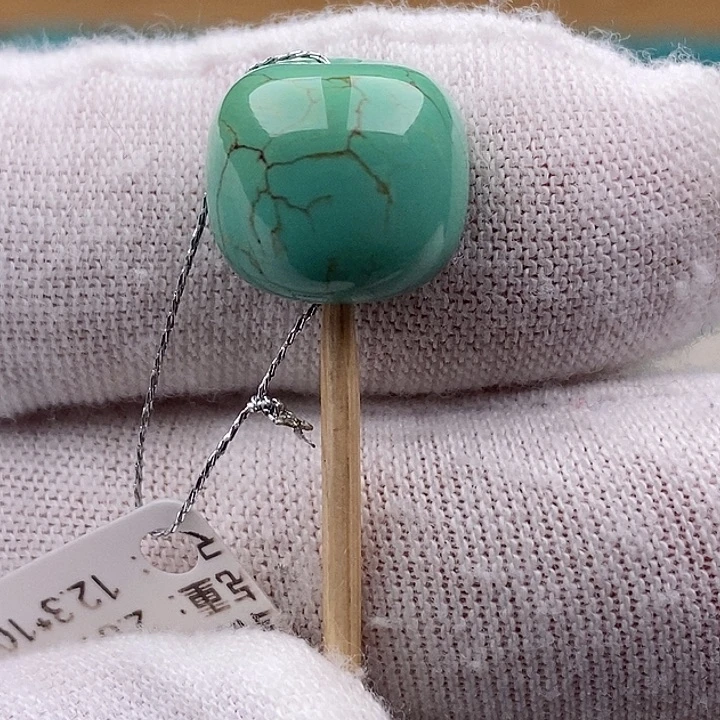 绿松石未镶嵌珠宝奇石12