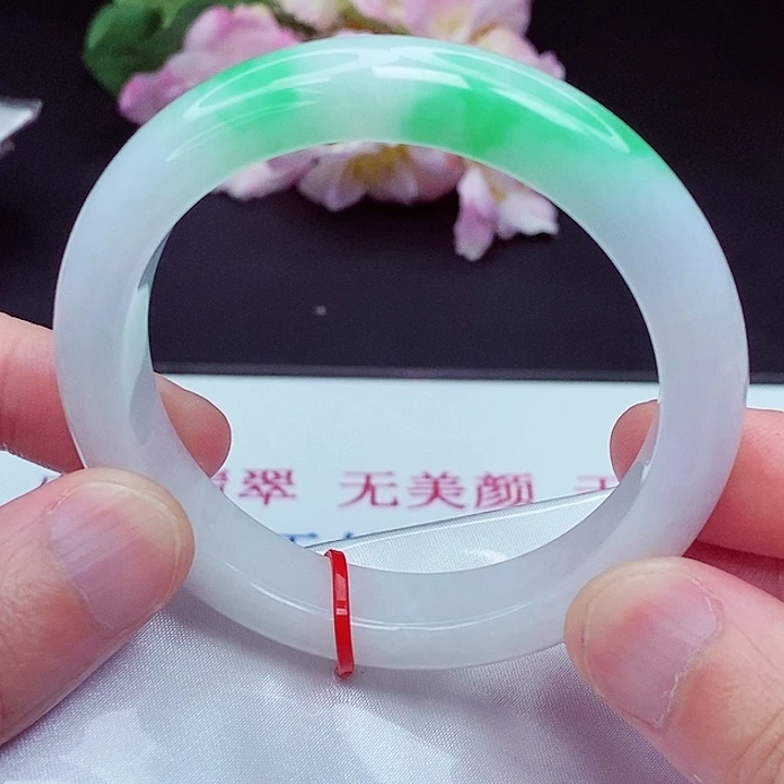 翡翠手镯未镶嵌58圈