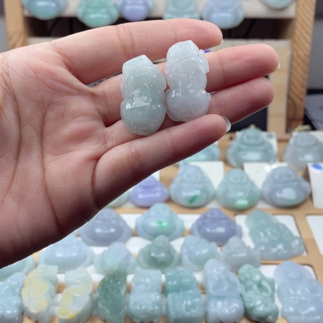 颈饰未镶嵌翡翠小貔貅 任发其一