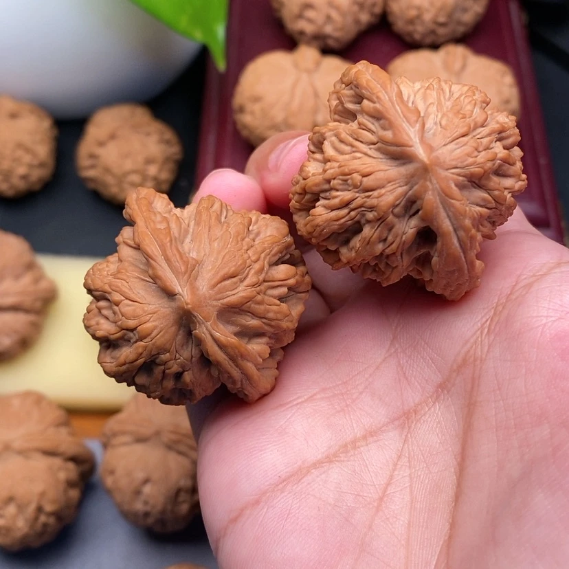 【闪购商品】文玩核桃把件小**学虎头全品