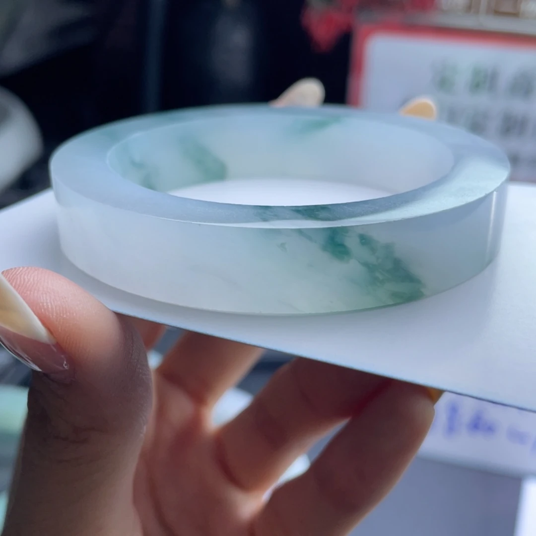 墨***白定制翡翠未镶嵌正圈