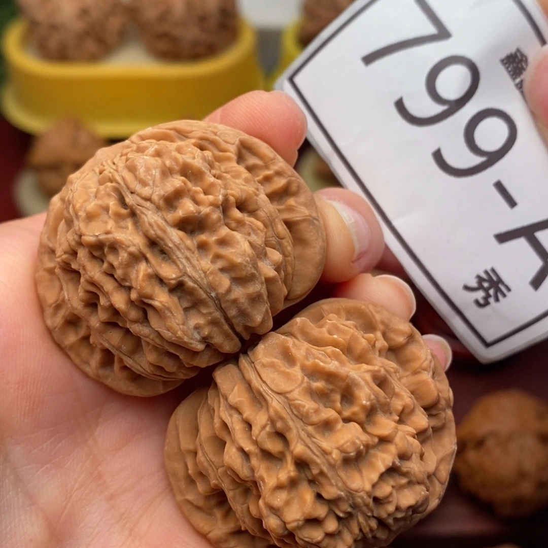 文玩核桃把件汗高楼39……