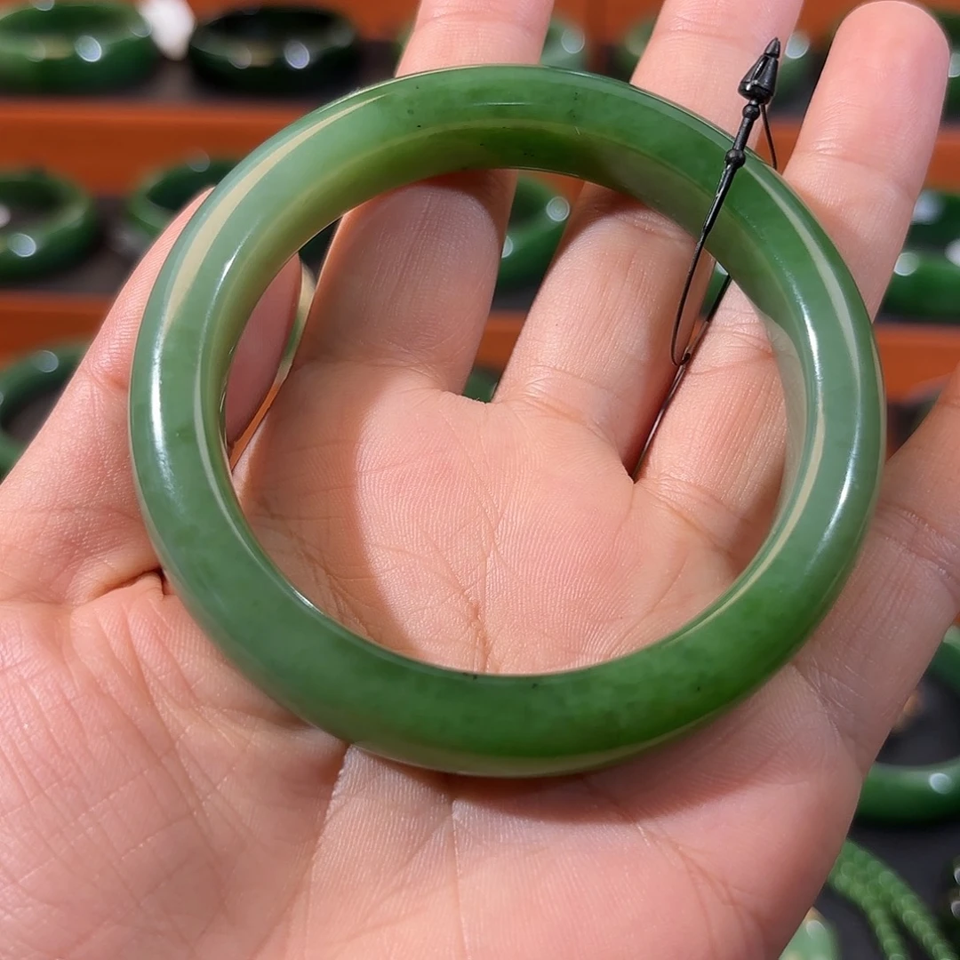 和田玉（碧玉）未镶嵌手镯白加绿