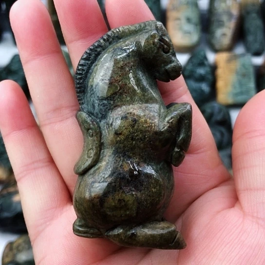岫岩河磨玉（透闪石质玉）未镶嵌把件