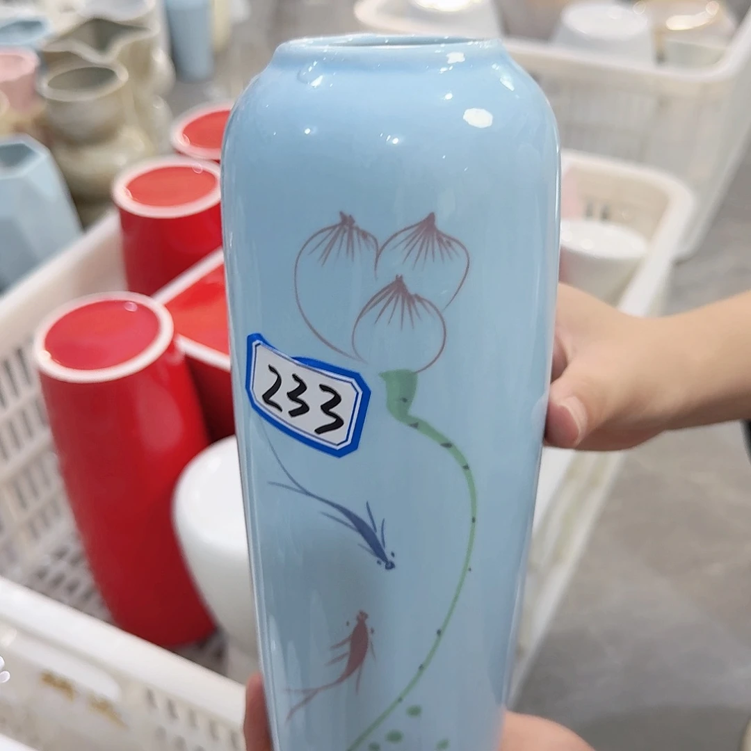 233号陶瓷花瓶23厘米微瑕一个