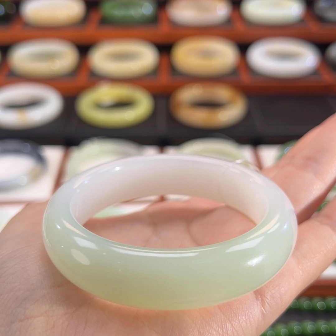 和田玉（翠青玉）未镶嵌手镯冰白翠