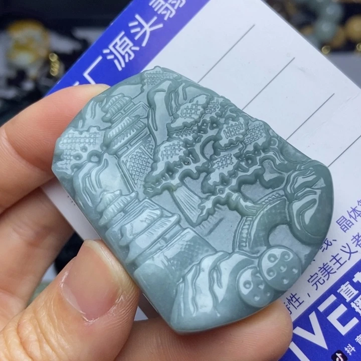 翡翠颈饰未镶嵌翡翠