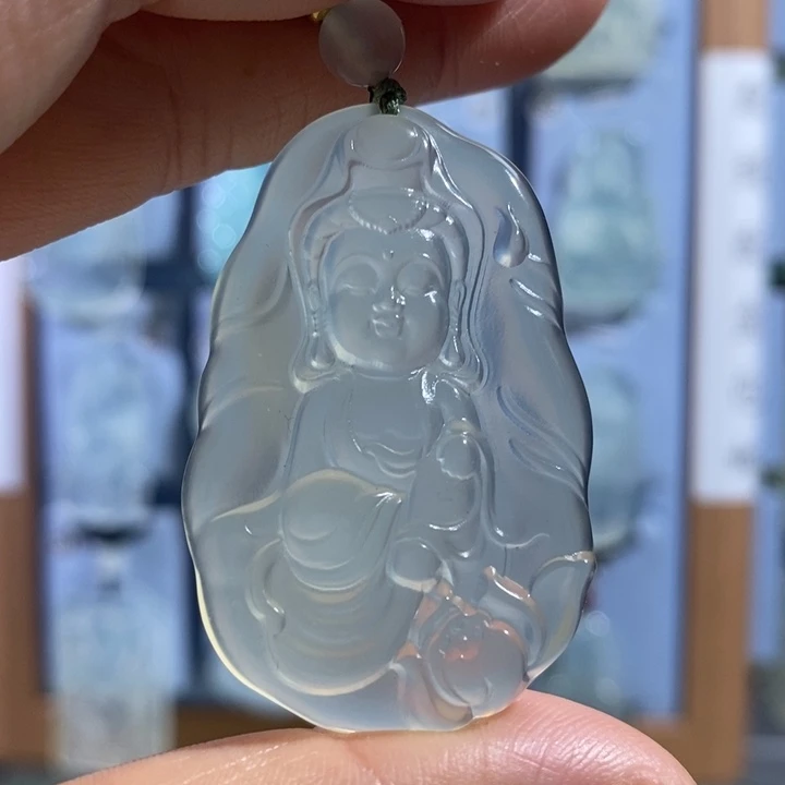 岫玉未镶嵌颈饰吊坠