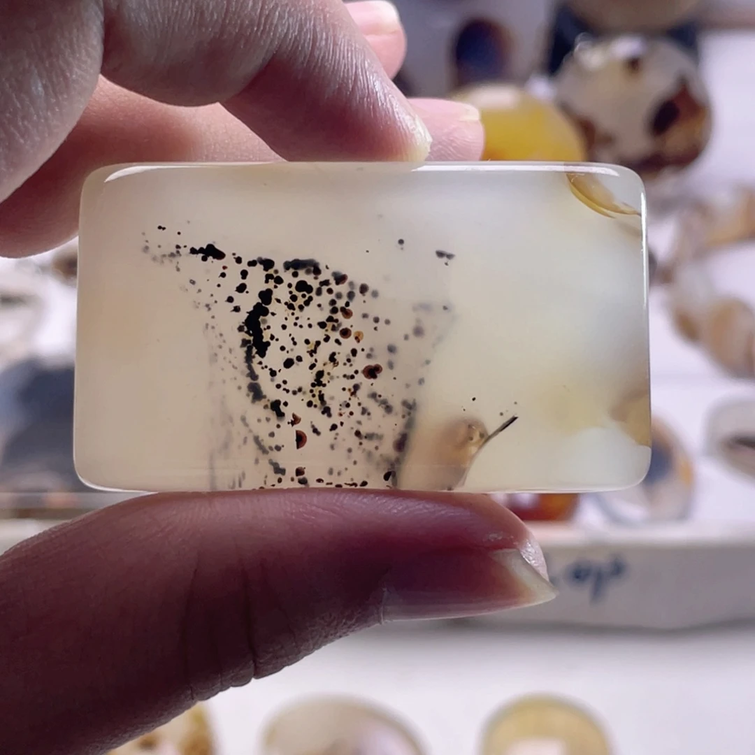 玛瑙/玉髓未镶嵌珠宝奇石